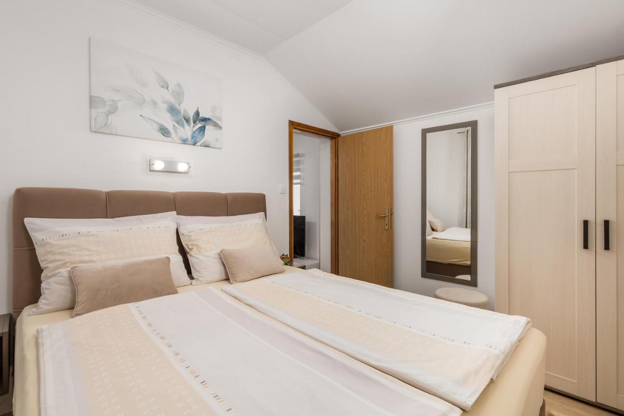 Guest House Deskovic Mošćenička Draga Rom bilde